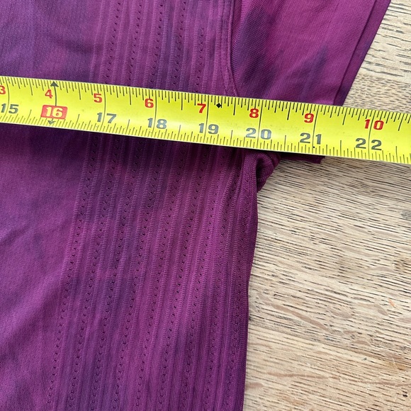 Lululemon Train to Be Short Sleeve Marvel / Black Cropped Tie Dye size Large - Picture 13 of 17